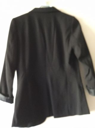 Veste noire taille 1. 