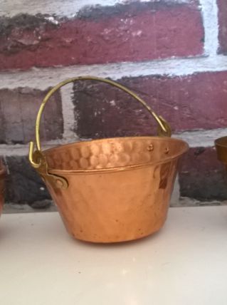 Ensemble petits vases en cuivre