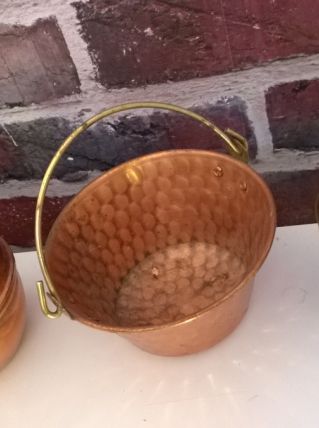 Ensemble petits vases en cuivre