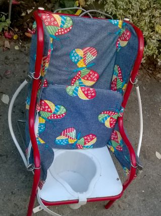 Chaise vintage années 70 / petit pot enfant