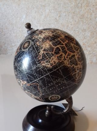 Mappemonde sur pied bois