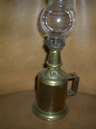LAMPE PETROLE ANCIENNE MARQUE CLAMFOR