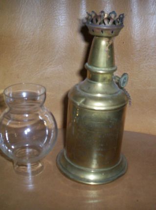 LAMPE PETROLE ANCIENNE MARQUE CLAMFOR