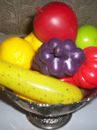 LOT DE FAUX FRUITS EN PLASTIQUE periode 1960/70 