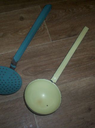 LOT UNE LOUCHE ET UNE PASSOIRE ANNEES 1950/60 