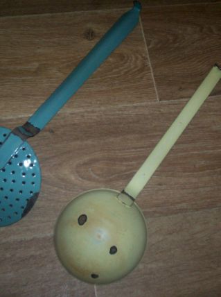 LOT UNE LOUCHE ET UNE PASSOIRE ANNEES 1950/60 