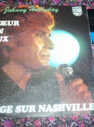 45 tours de johnny hallyday le coeur en deux 