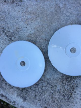 Abat jour industriels des années 70 en tolle émaillée 