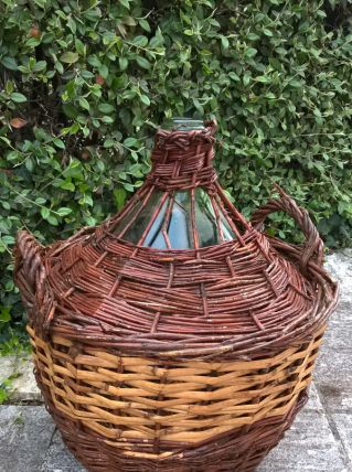 Dame-Jeanne et son habillage en osier bicolore, contenance 5-7L, années 1940