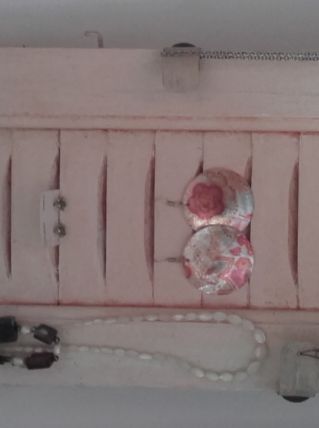 présentoir à bijoux patiné à poser ou suspendre