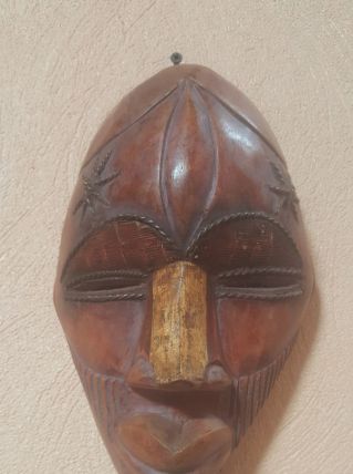 Masque en bois