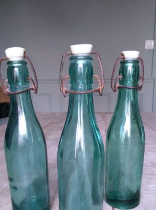 Lot de 3 bouteilles de soda