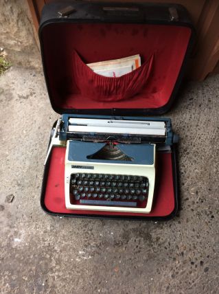 Machine à écrire Japy 