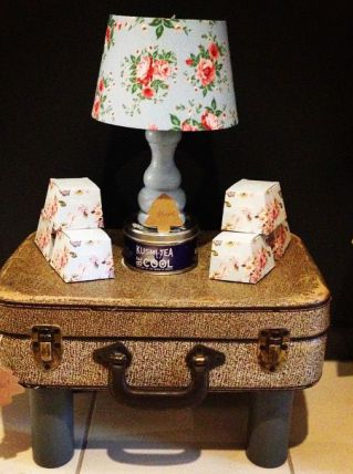 Petite table de chevet valise vintage