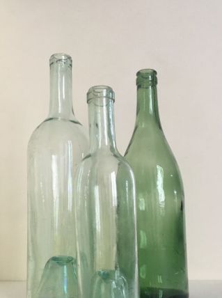 Ensemble de trois bouteilles vintage 