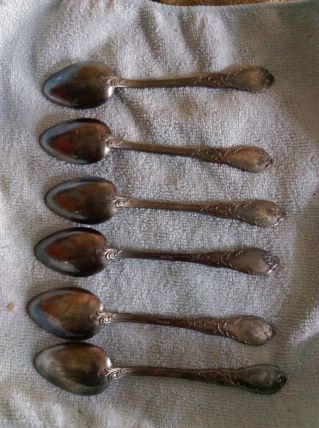 cuillères en métal argenté