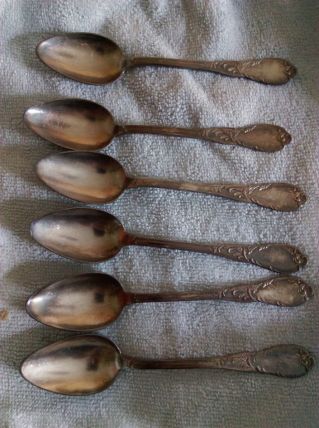 cuillères en métal argenté