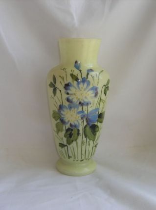 Vase opaline