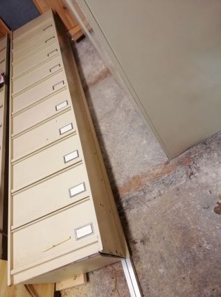 Armoire industrielle à clapet 