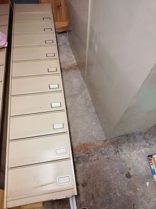 Armoire industrielle à clapet 