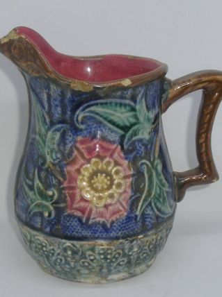 Cruche en barbotine de 1890