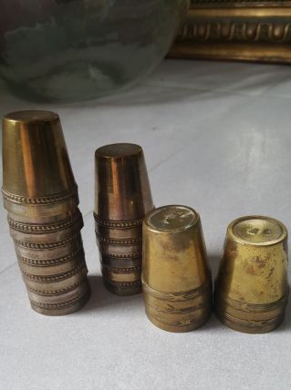 Petits verres métal anciens