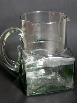 Ancienne carafe verre