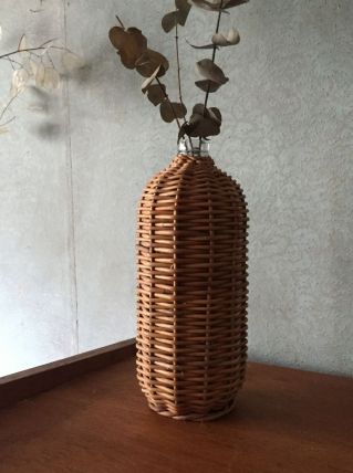 Bouteille/ vase en rotin 