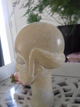 Statuette homme africain en pierre