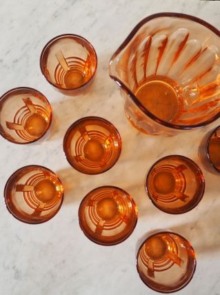 Lot de 8 verres et 1 pichet en verre ambré art déco