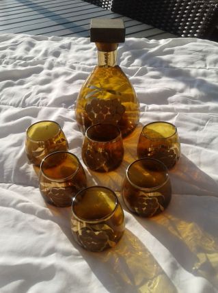 Carafe et 6 petits verres