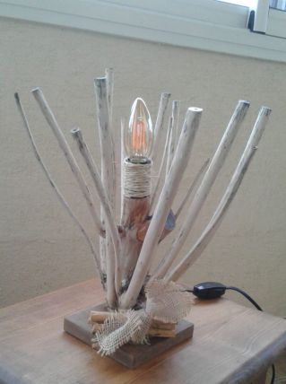 Lampe en bois de laurier