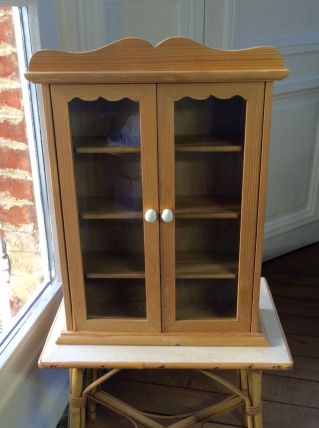Petite armoire vitrine