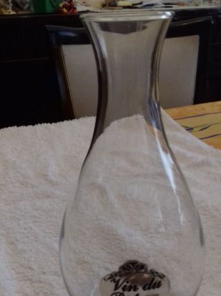 carafe avec inscription étain