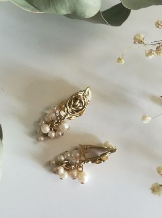 Boucle d'oreille la rose a la perle