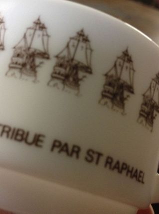 4 tasses café Arcopal Publicité Rhum St Gilles avec sous-tas