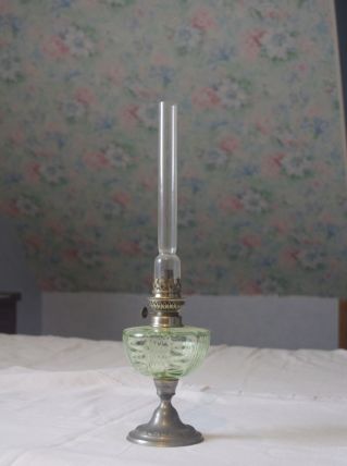 Lampe à pétrole en verre, cuivre et étain