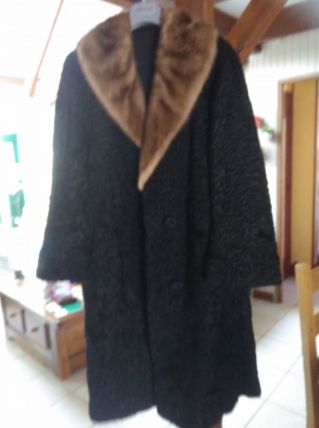 MANTEAU ASTRAKAN
