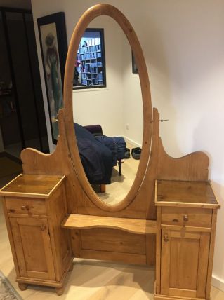 Coiffeuse en pin 123cm de large et 30cm de profondeur