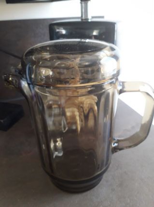 Pichet /carafe vintage avec couvercle  