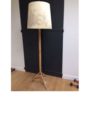 Lampadaire en rotin tripode