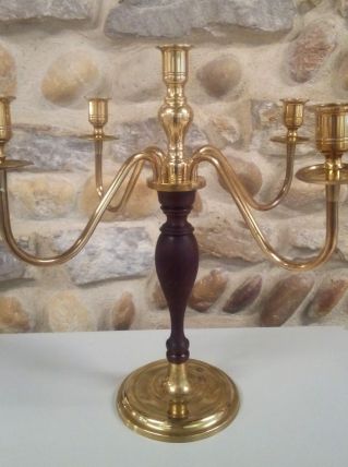 La paire de chandeliers laiton et bois