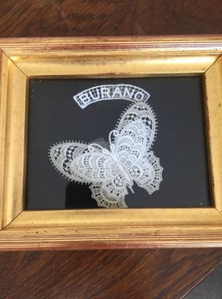 Papillon en dentelle Burano