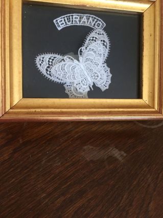 Papillon en dentelle Burano