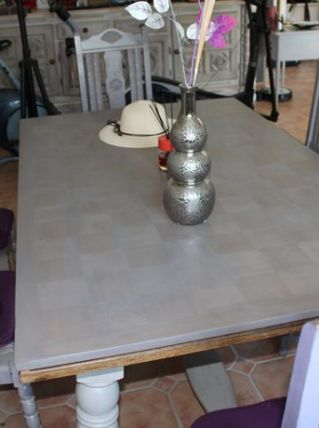 Table chene massif patiné violine