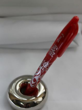 porte stylo en métal argent design seventeen