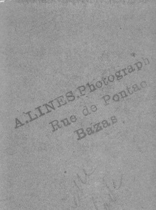 photo ancienne enfant en costume traditionnel vers 1900