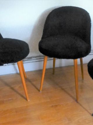 chaises moumoutte noires