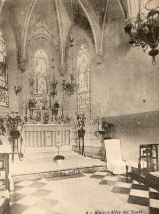 carte postale n et b chapelle tombeau MB Soubirous