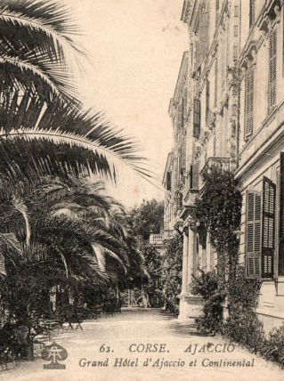 carte postale n et b grand hôtel Ajaccio vers 1920
